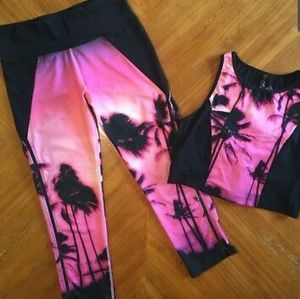 Betsey Johnson cropped leggings